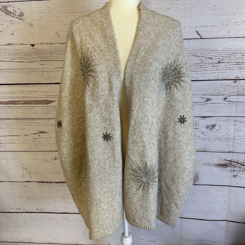 White House Black Market Cape Womens One Size Gray Shawl Wrap Snowflake